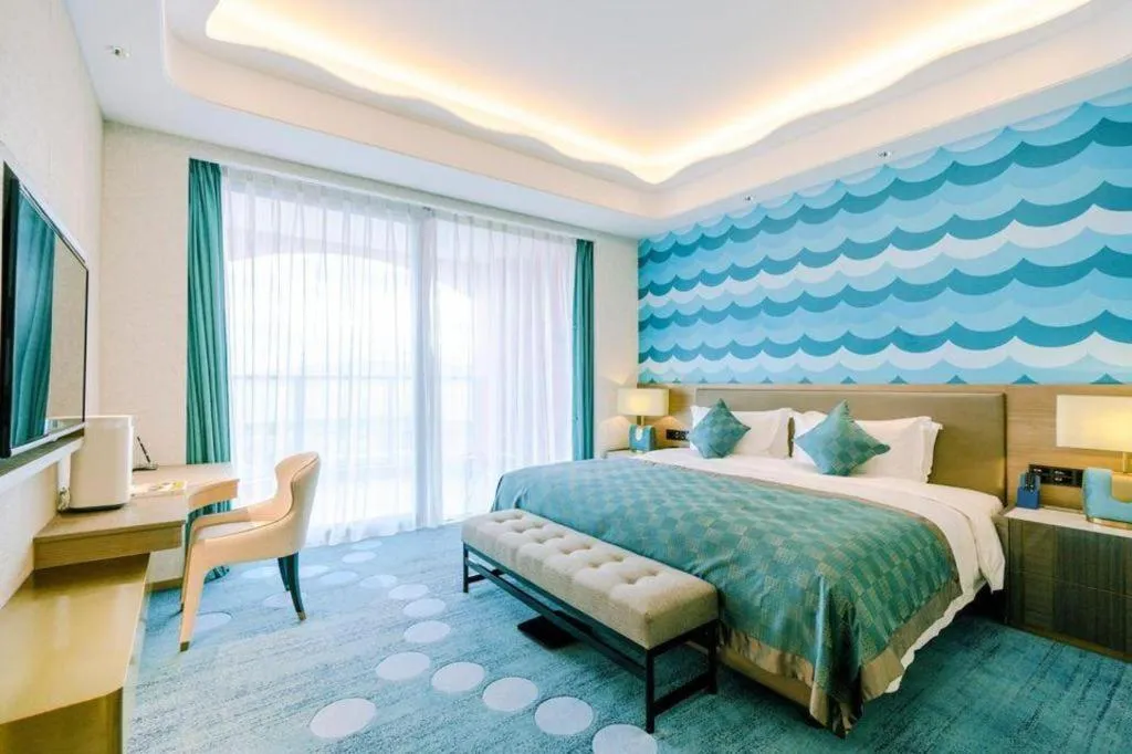 Bed in Dolphin Bay Hotel