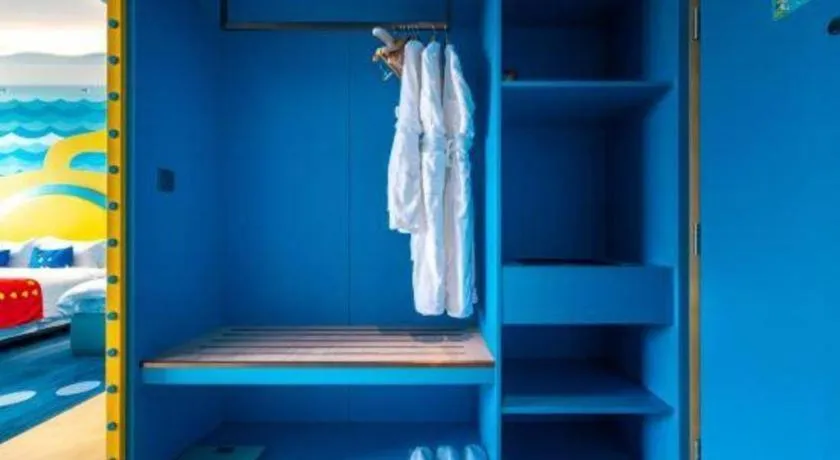 Bed in Dolphin Bay Hotel