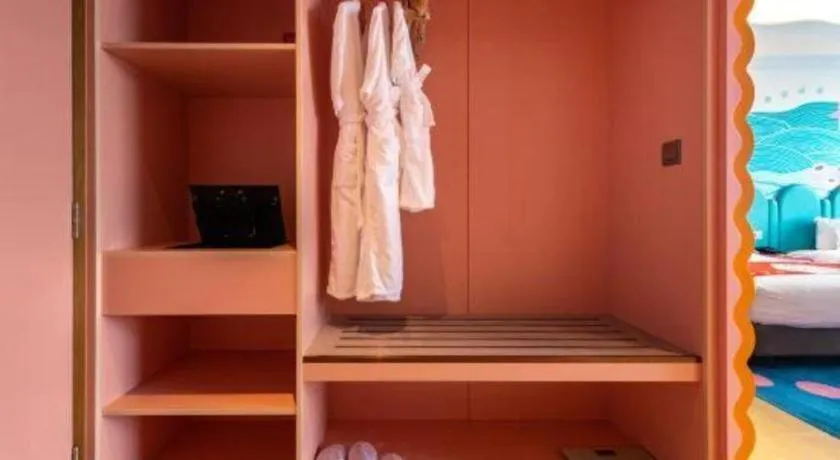 Bed in Dolphin Bay Hotel