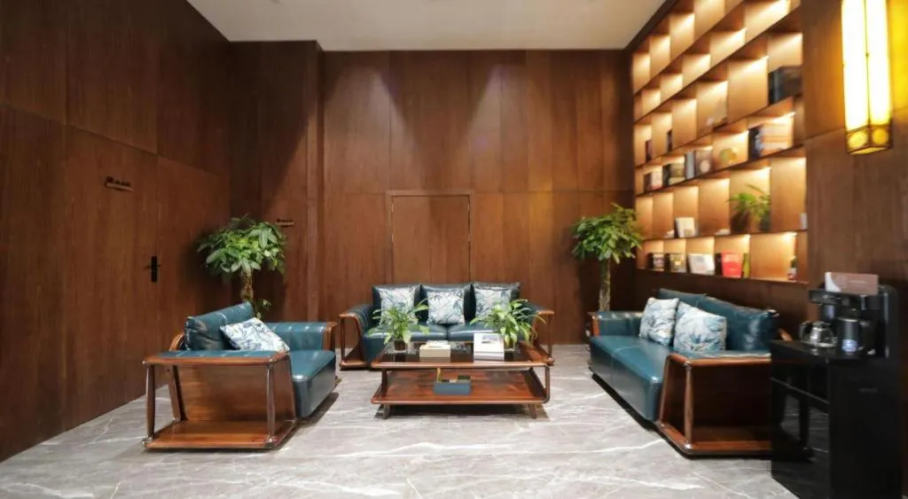 Gya Hotel Jurong England International