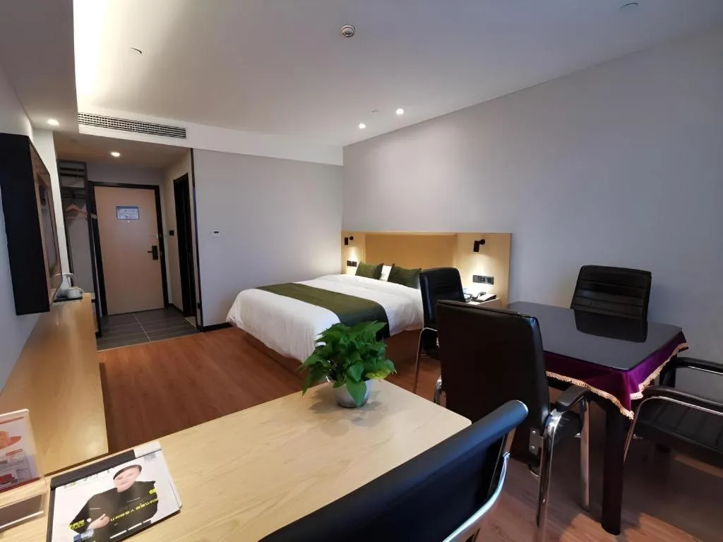 Bed in GreenTree Inn Ganzhou Gan County Bus Station