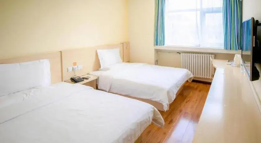 Bed in 7Days Inn Tianjin Fifth Avenue Youyi Road Branch Bed in 7Days Inn Tianjin Fifth Avenue Youyi Road Branch