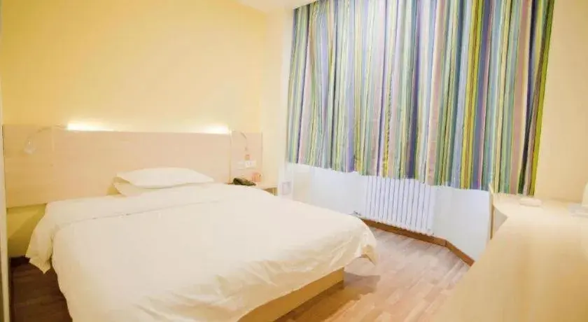 Bed in 7Days Inn Tianjin Fifth Avenue Youyi Road Branch Bed in 7Days Inn Tianjin Fifth Avenue Youyi Road Branch