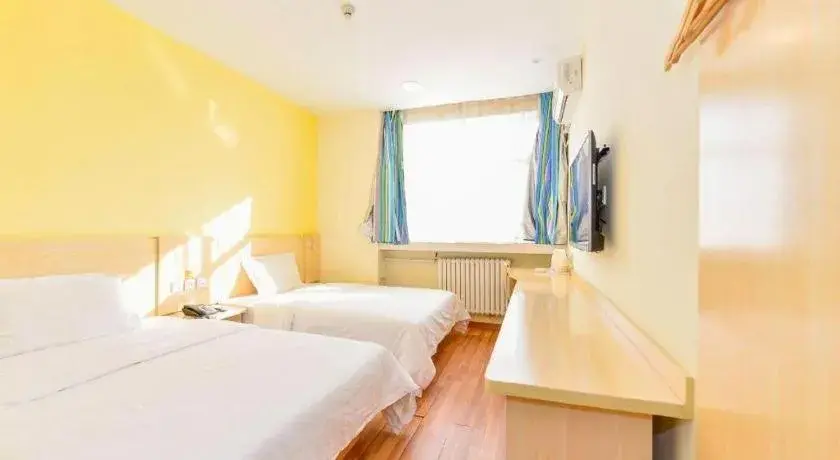 Bed in 7Days Inn Tianjin Fifth Avenue Youyi Road Branch Bed in 7Days Inn Tianjin Fifth Avenue Youyi Road Branch