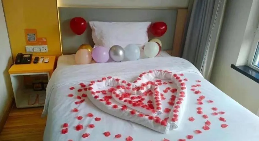 Bed in 7 Days Inn Harbin West Railway Station