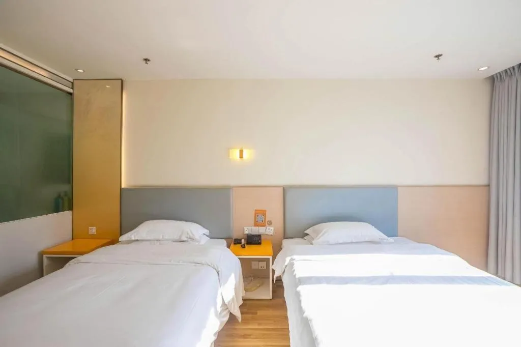 Bed in 7 Days Inn Harbin West Railway Station