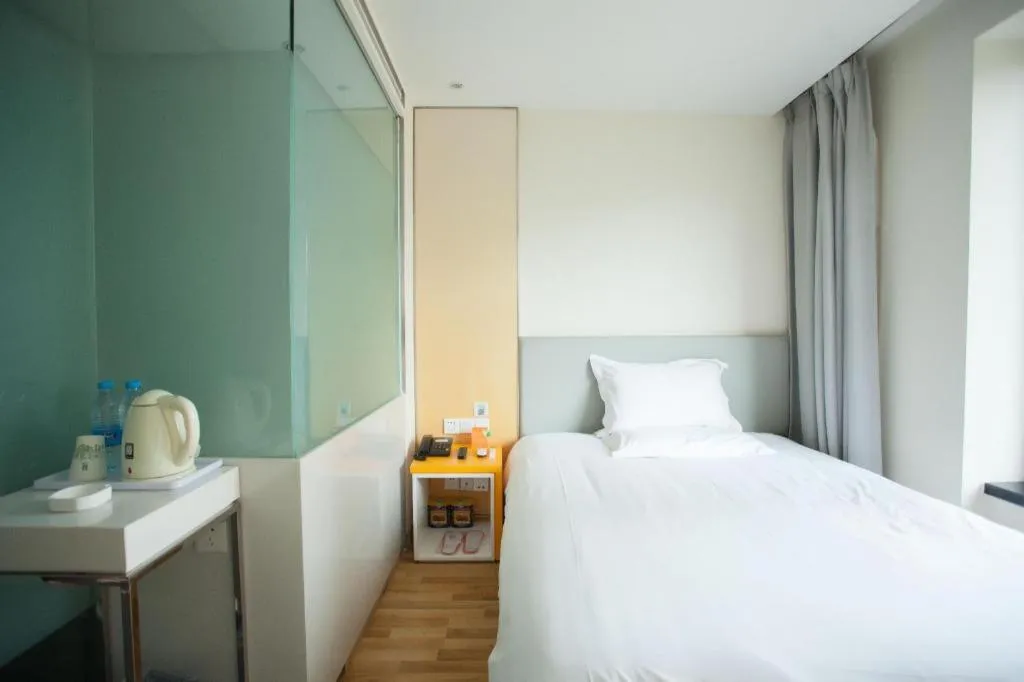 Bed in 7 Days Inn Harbin West Railway Station