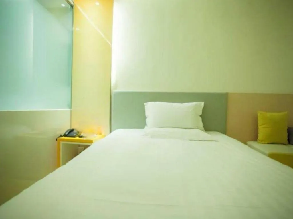 Bed in 7 Days Inn Harbin West Railway Station