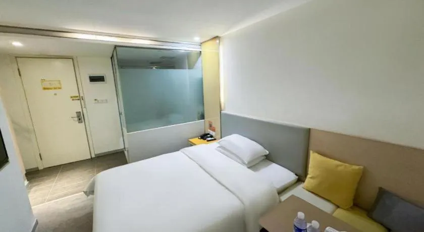 Bed in 7 Days Inn Harbin West Railway Station