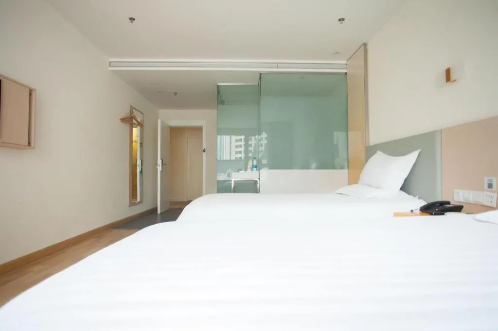 Bed in 7 Days Inn Harbin West Railway Station