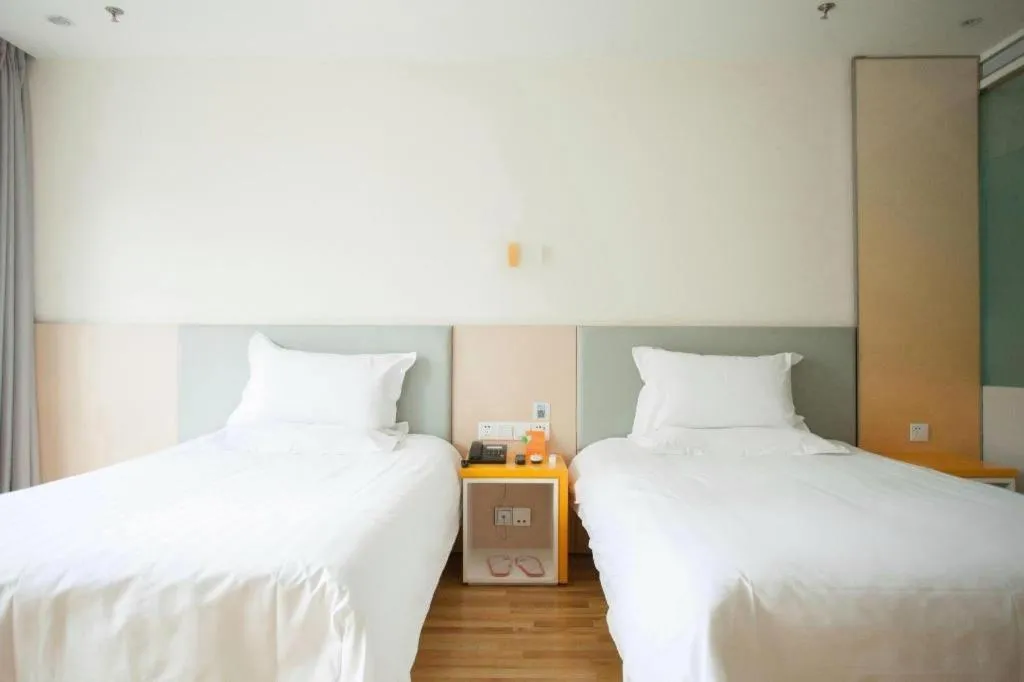 Bed in 7 Days Inn Harbin West Railway Station