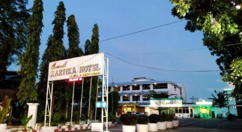 Grand Kartika Hotel