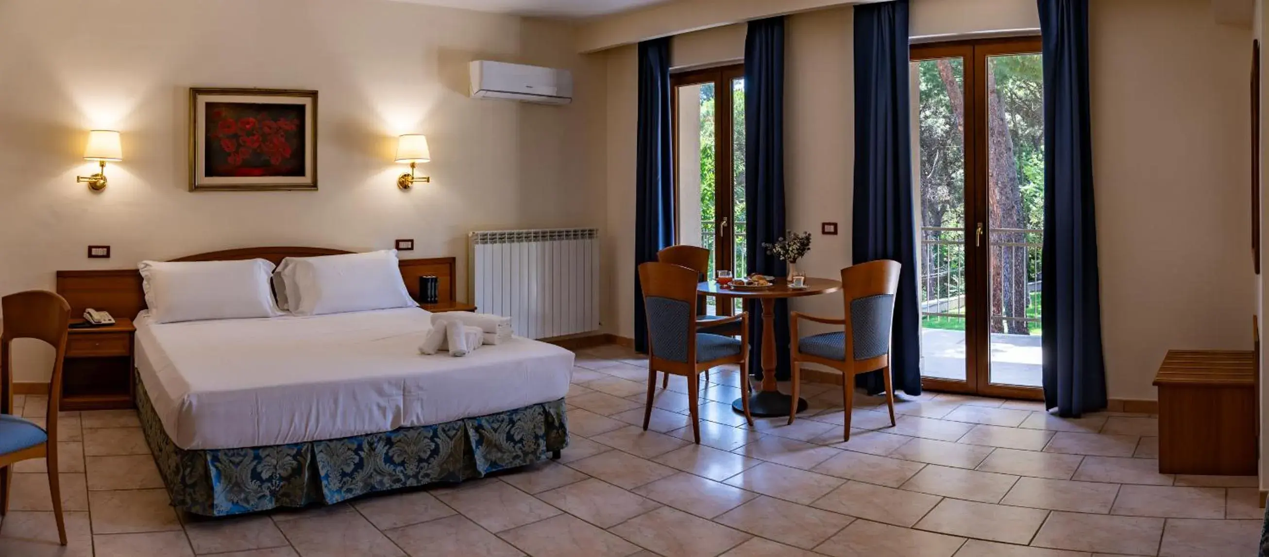 Deluxe Double Room with Balcony and Sea View in Hotel Bisanzio Resort Deluxe Double Room with Balcony and Sea View in Hotel Bisanzio Resort