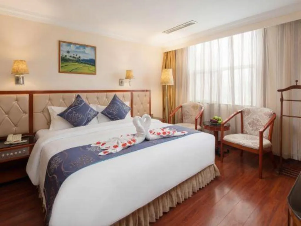 Bed in Xinyuan Hot Spring Hotel