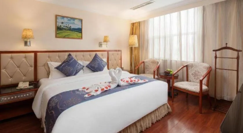 Bed in Xinyuan Hot Spring Hotel