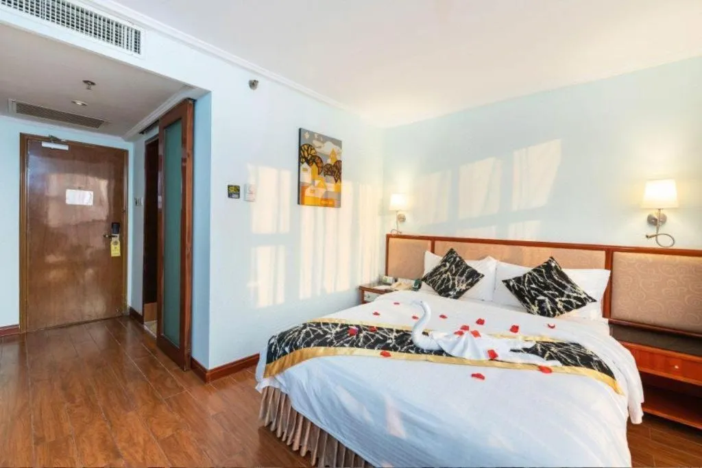 Bed in Xinyuan Hot Spring Hotel