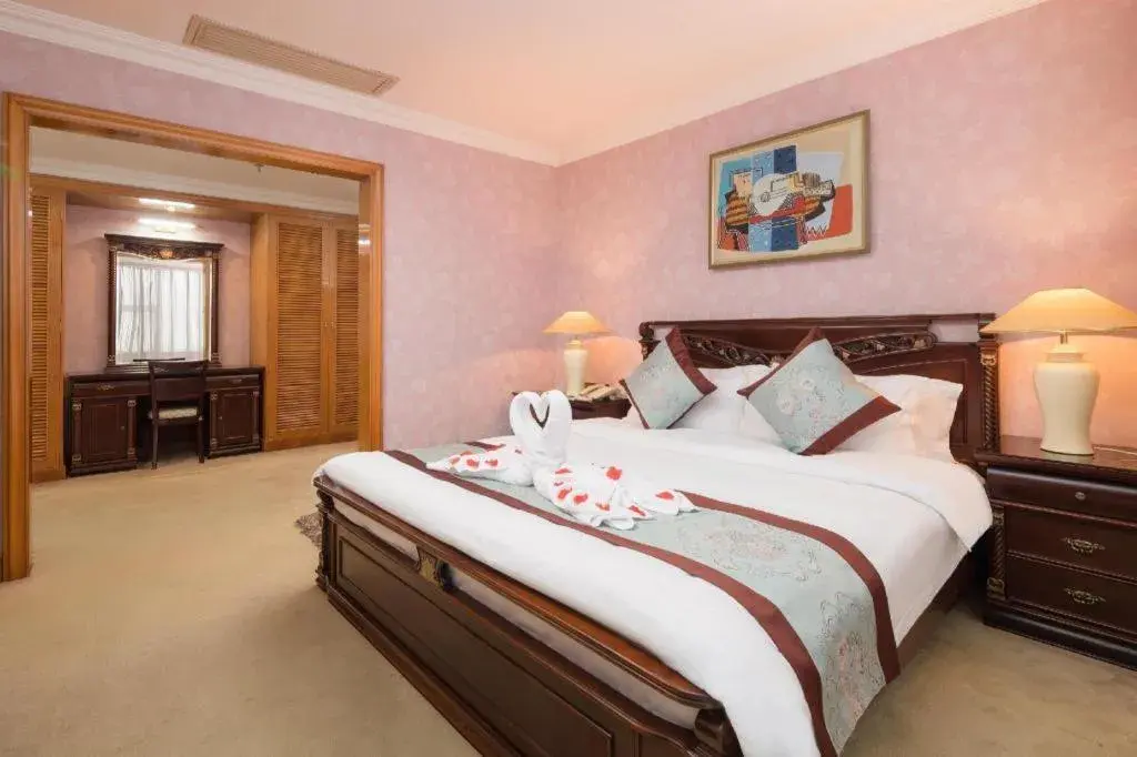 Bed in Xinyuan Hot Spring Hotel Bed in Xinyuan Hot Spring Hotel