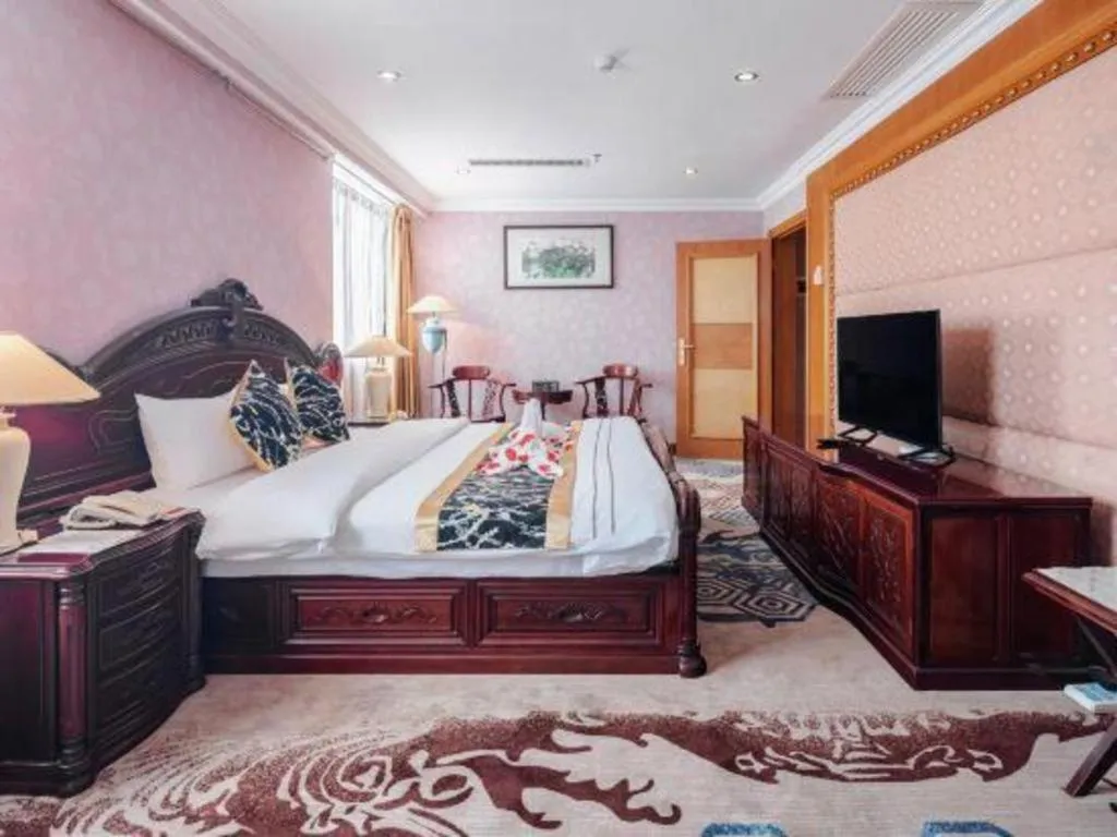 Bed in Xinyuan Hot Spring Hotel