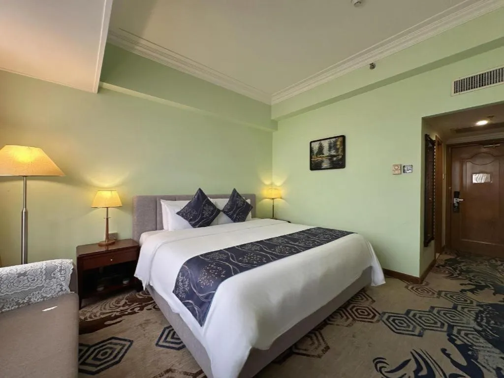 Bed in Xinyuan Hot Spring Hotel