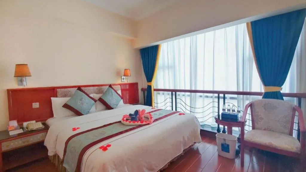 Bed in Xinyuan Hot Spring Hotel