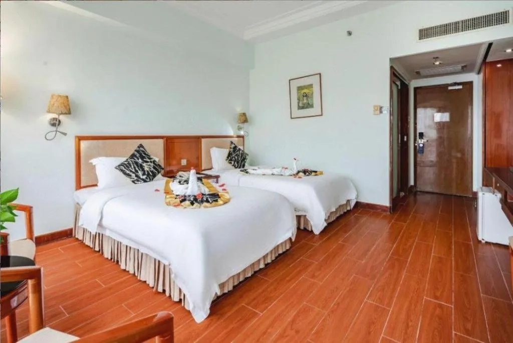 Bed in Xinyuan Hot Spring Hotel