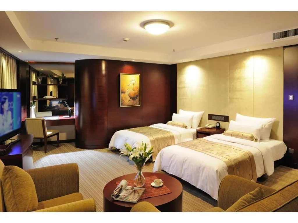 Bed in Dalian Liangyun Hotel