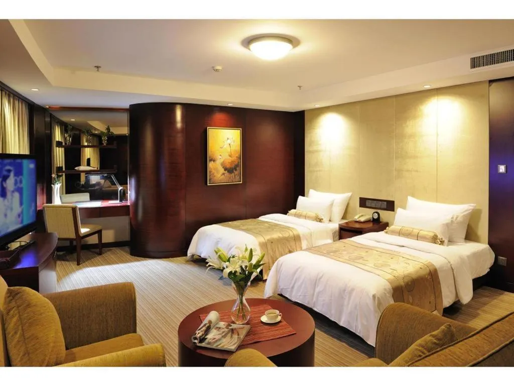 Bed in Dalian Liangyun Hotel