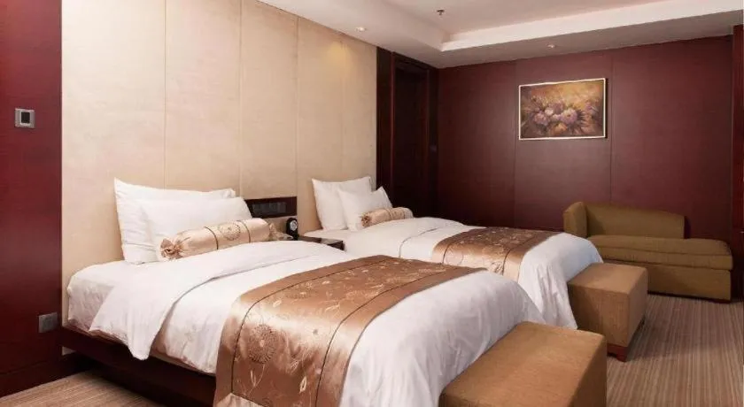 Bed in Dalian Liangyun Hotel