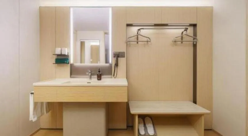 Dalian Liangyun Hotel