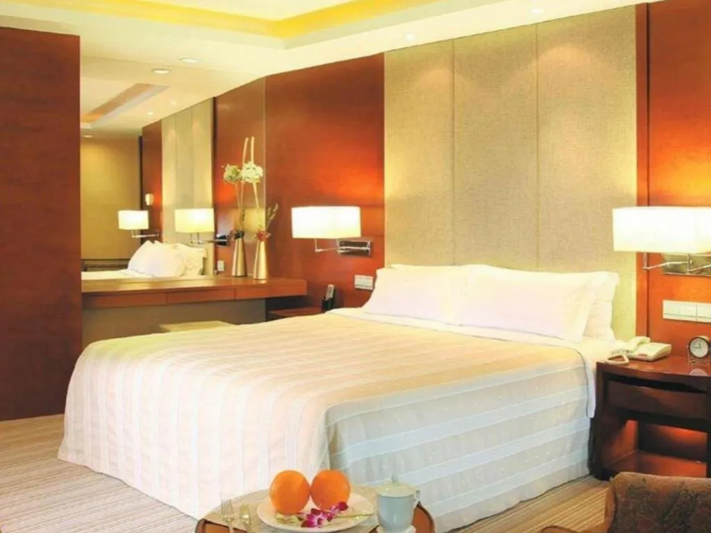 Bed in Dalian Liangyun Hotel