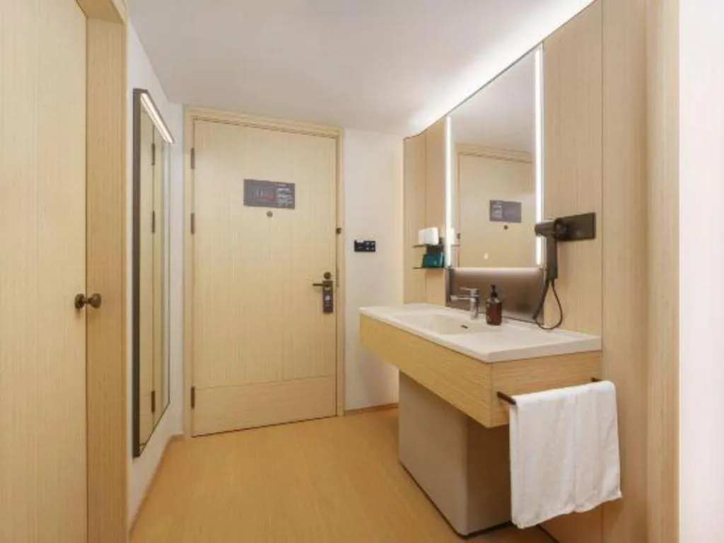 Dalian Liangyun Hotel