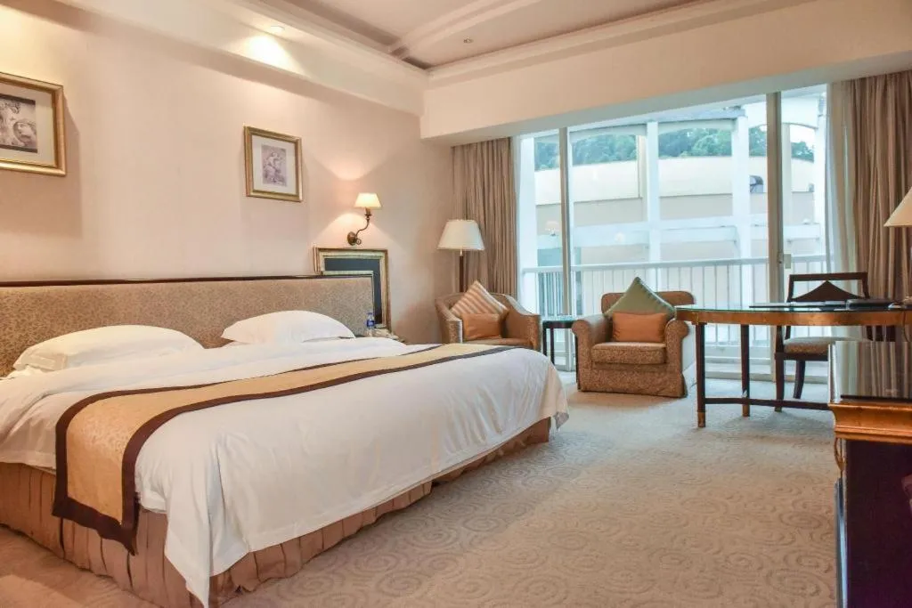 Bed in Dongguan MCB Lake Hotel