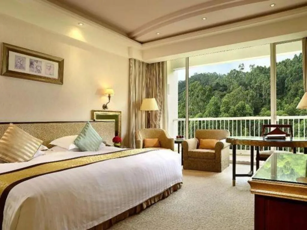 Bed in Dongguan MCB Lake Hotel