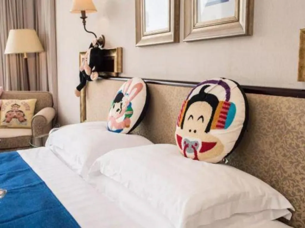 Bed in Dongguan MCB Lake Hotel