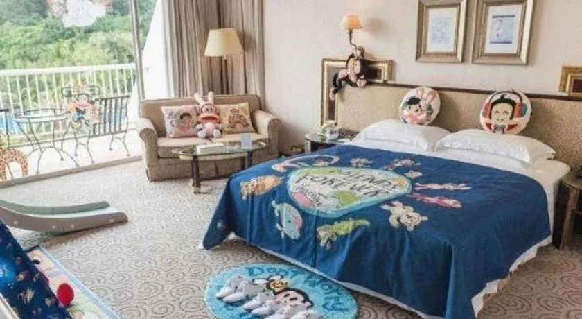 Bed in Dongguan MCB Lake Hotel