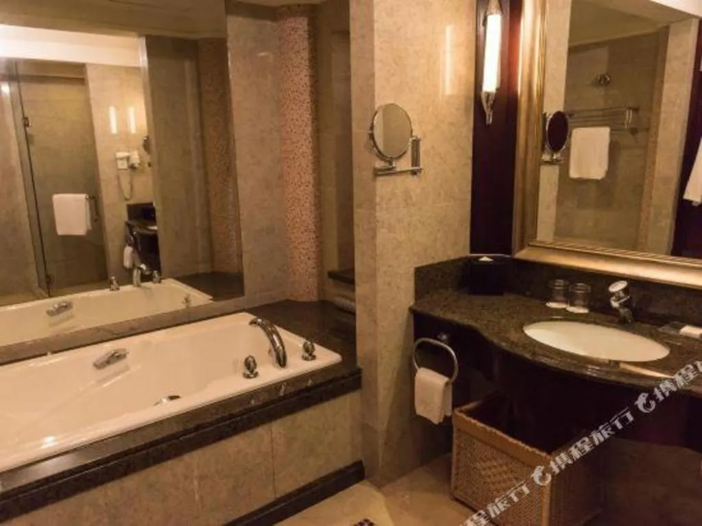 Dongguan MCB Lake Hotel