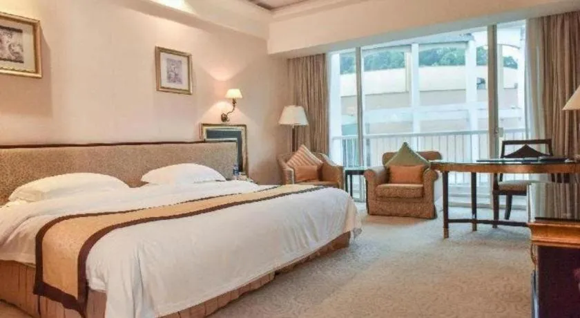 Bed in Dongguan MCB Lake Hotel