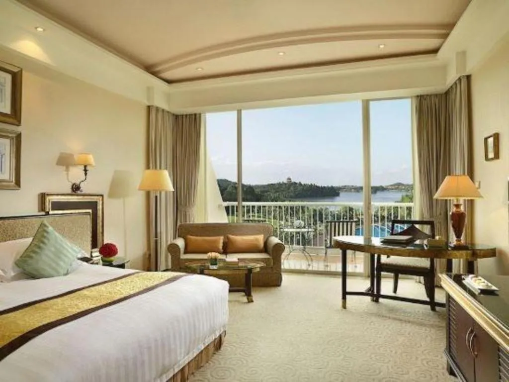 Bed in Dongguan MCB Lake Hotel