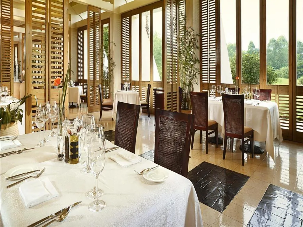 Dongguan MCB Lake Hotel