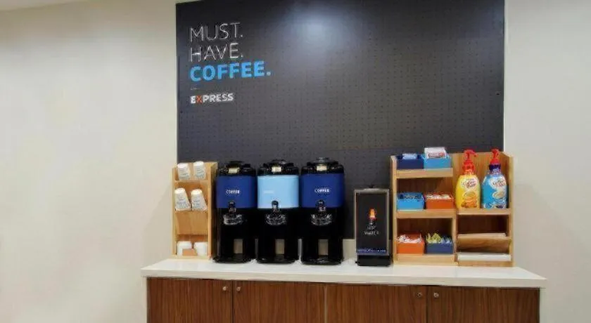 Holiday Inn Express Hotel & Suites Grand Island By IHG