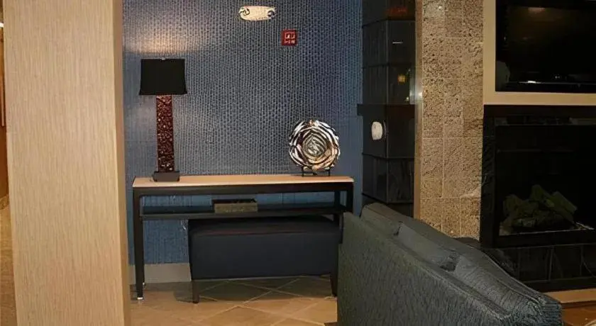 Holiday Inn Express Hotel & Suites Grand Island By IHG Holiday Inn Express Hotel & Suites Grand Island By IHG