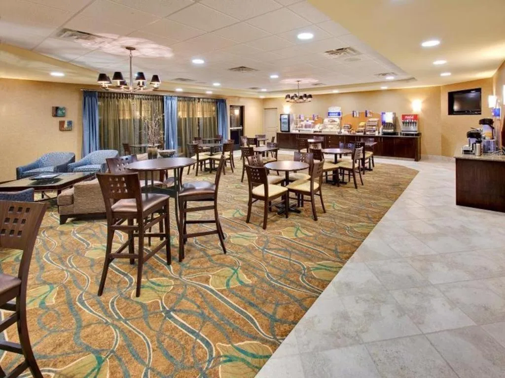 Holiday Inn Express Hotel & Suites Grand Island By IHG