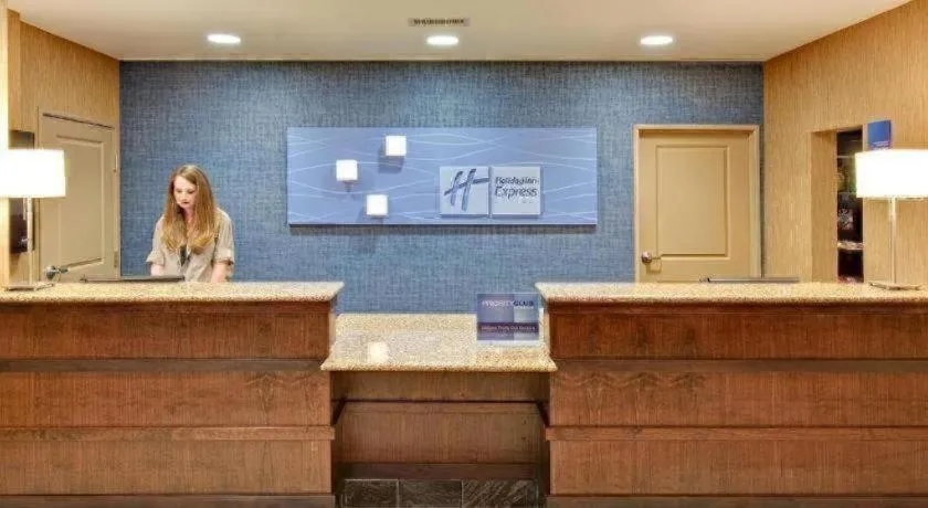 Holiday Inn Express Hotel & Suites Grand Island By IHG