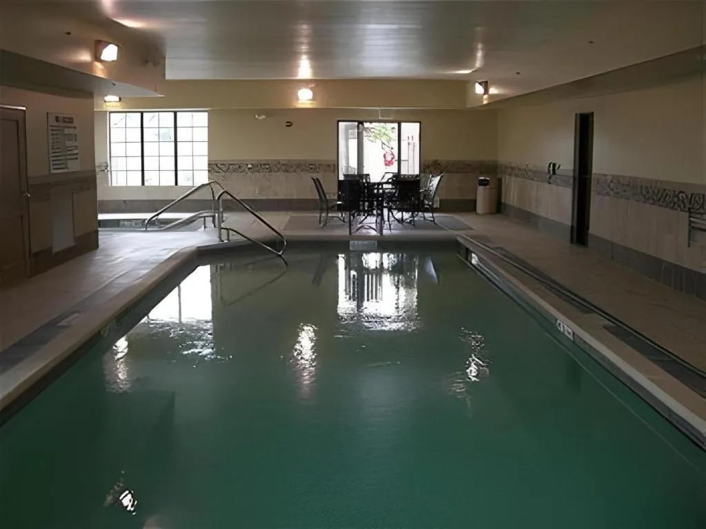 Holiday Inn Express Hotel & Suites Grand Island By IHG