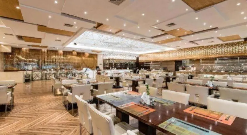 Golden Eagle Summit Hotel Downtown