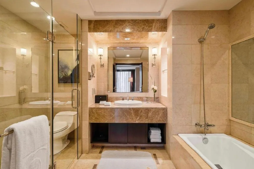 Golden Eagle Summit Hotel Downtown