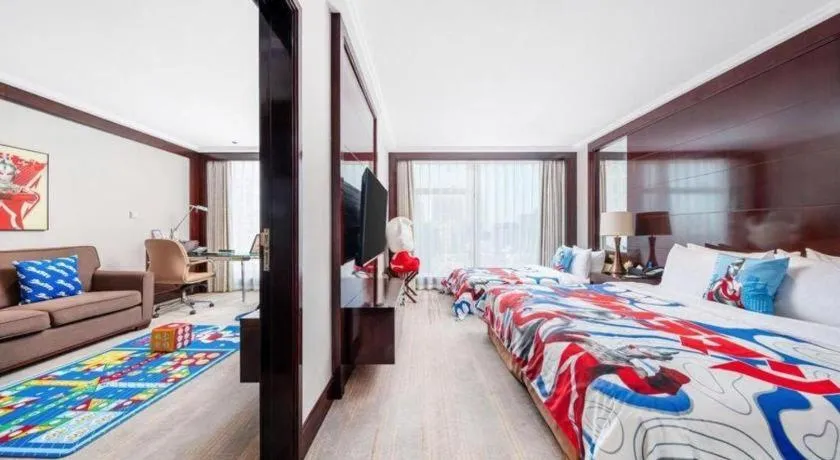 Bed in Golden Eagle Summit Hotel Downtown