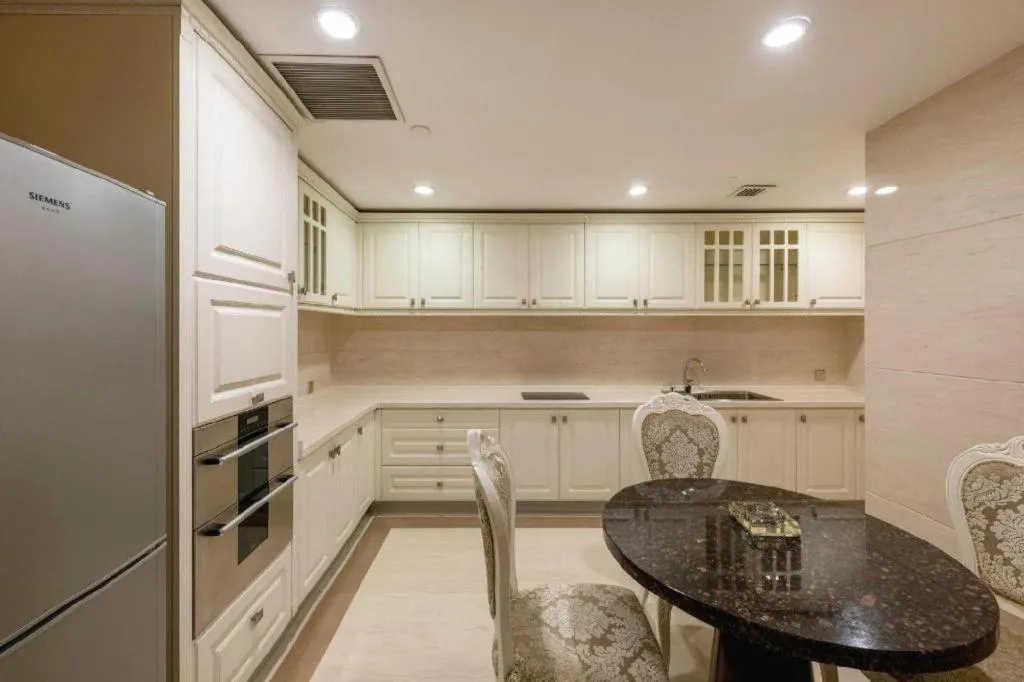 Golden Eagle Summit Hotel Downtown