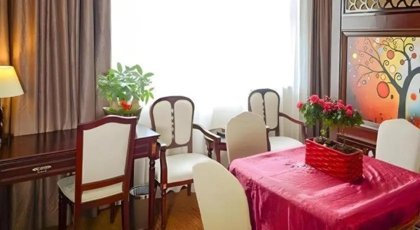 Sun Island Holiday Hotel