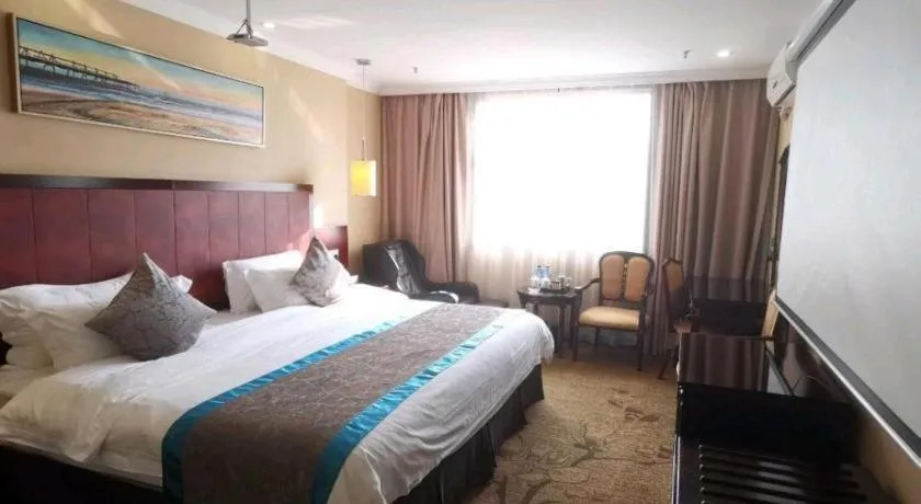 Bed in Sun Island Holiday Hotel